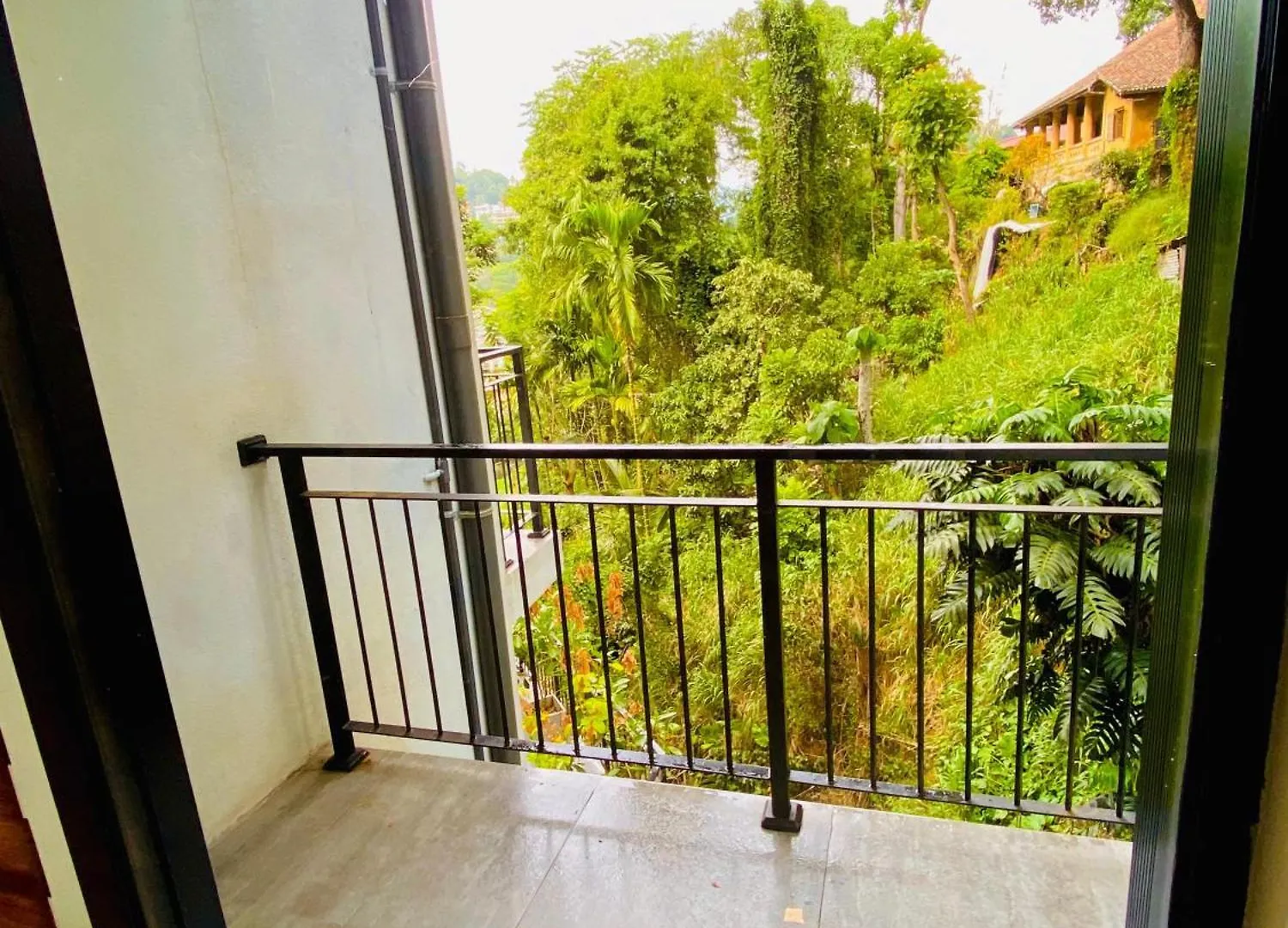'Kandy Lake Round Apartment